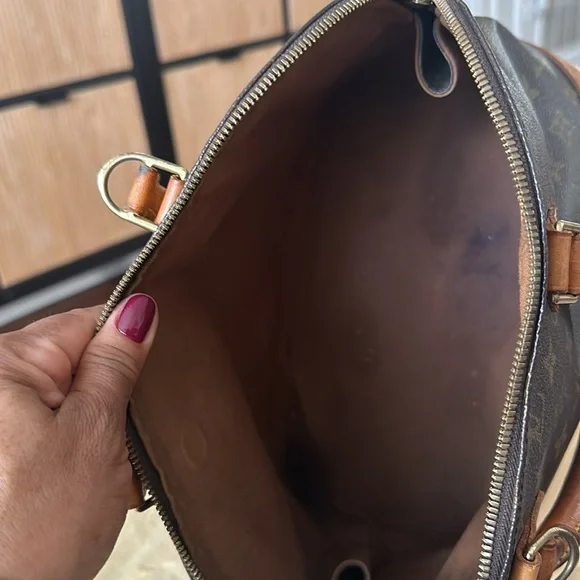 Authentic Louis Vuitton Alma - Picture 6 of 7